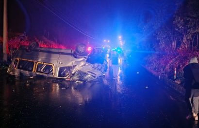 Un grave accidente de tránsito ocurrido la madrugada de este viernes en la vía Cuenca-Macas, sector Y de Patuca, dejó cuatro fallecidos.
