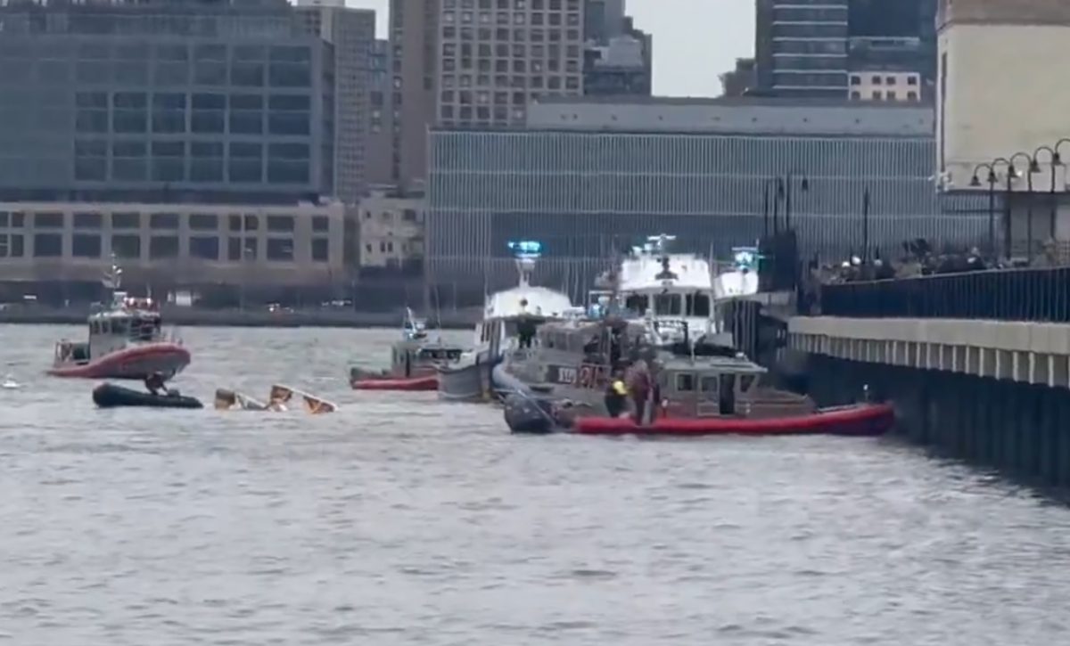 Un helicóptero cayo al rio Hudson
