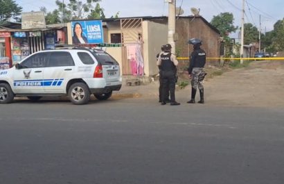 Un hombre de entre 20 y 25 años, identificado sólo como Josué, murió tras ser víctima de un ataque armado por sicarios en motocicleta.