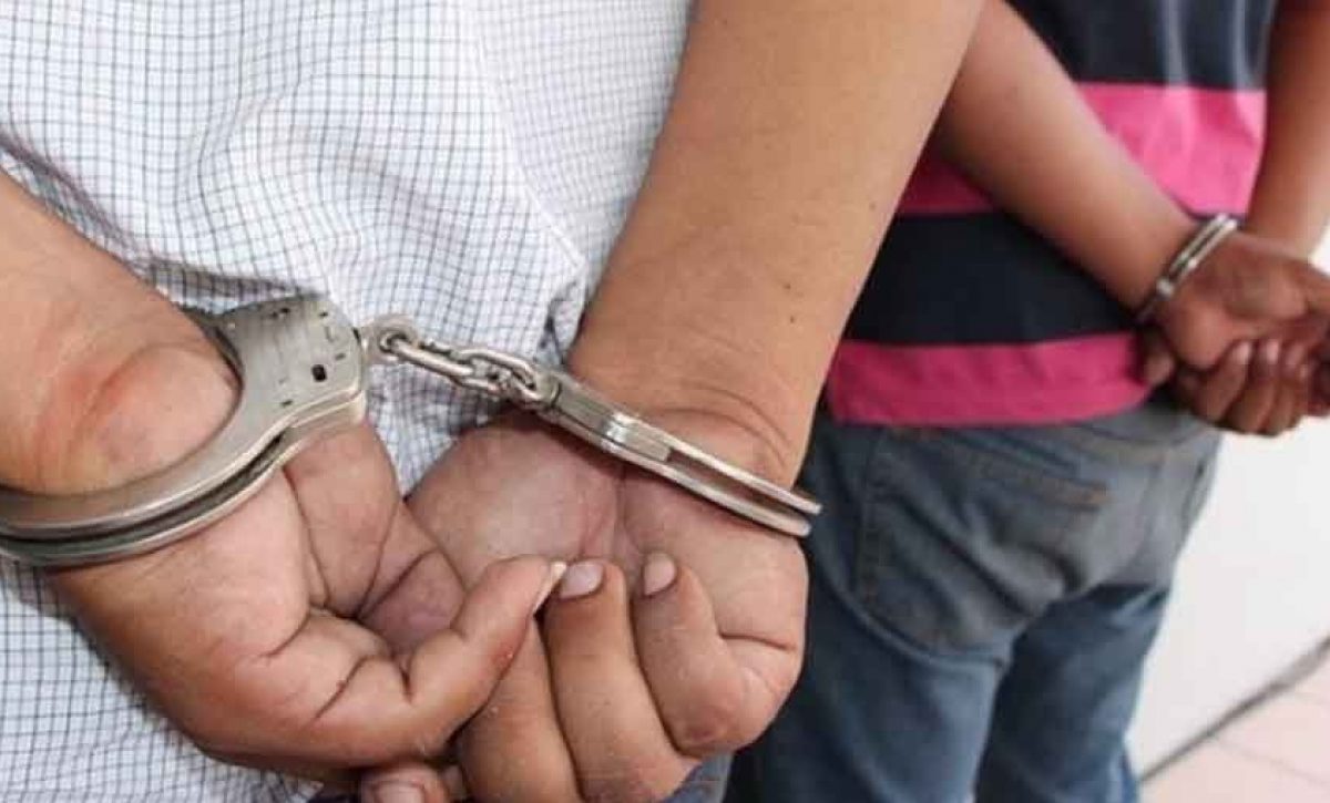 Un hombre identificado como Juan A., cayó detenido por la Policía por el supuestamente ser cómplice del asesinato de su abuela.