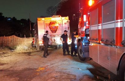Un incendio reportado en una vivienda del barrio Vista Hermosa, en Manta, provincia de Manabí, desencadenó el hallazgo de dos cadáveress