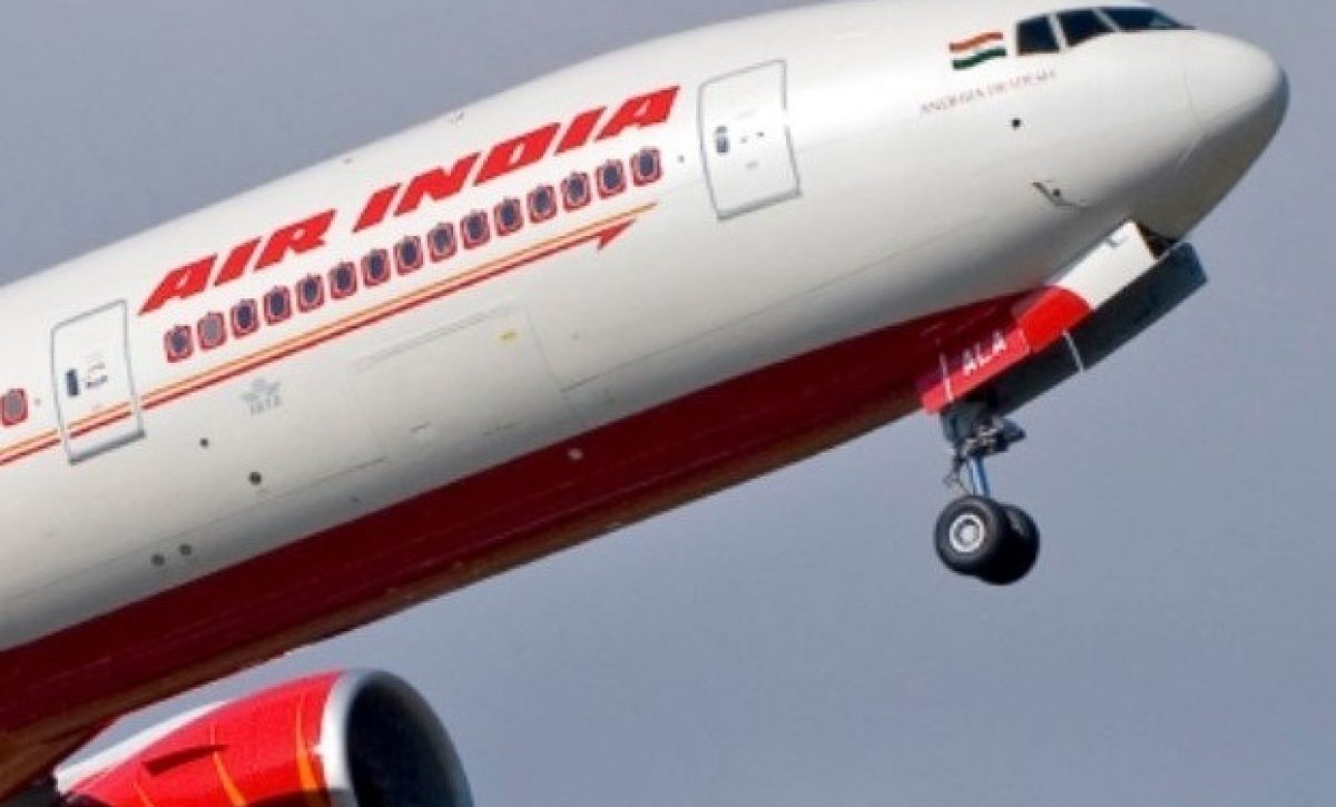 Un informe preliminar de los investigadores reveló que un corte inesperado en el suministro de combustible provocó el accidente de un avión de Air India.