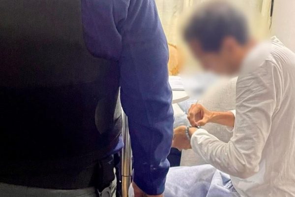 Un juez anticorrupción dictó prisión preventiva para el hermano menor y otros cinco familiares de José Adolfo Macías Villamar, alias “Fito”.
