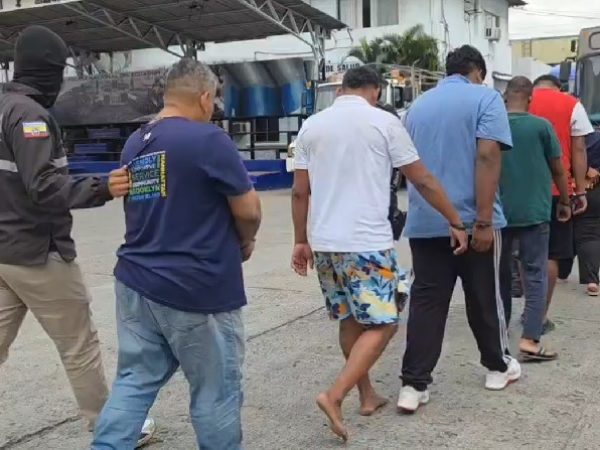 Un juez de Garantías Penales de la Unidad de Delitos Flagrantes de Guayaquil ordenó prisión preventiva para siete personas.