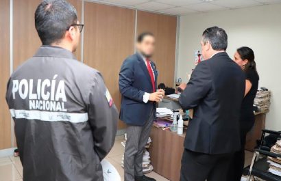 Un juez de la Unidad Penal Norte de Guayaquil resultó aprehendido el 29 de julio de 2025. Se trata de un operativo conjunto