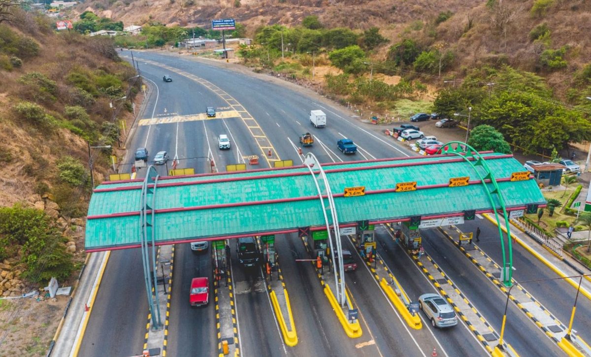 Un juez suspende provisionalmente una resolución del Gobierno que finalizaba la delegación de la vía Portoviejo-Montecristi a la Prefectura de Manabí.