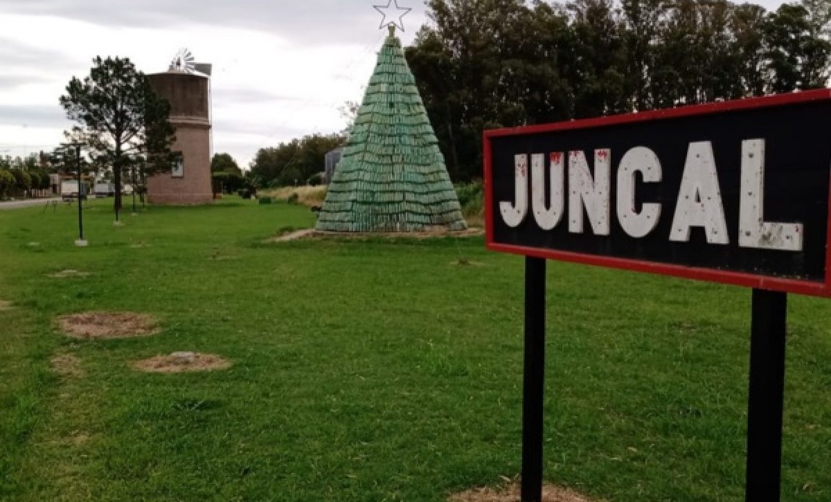 Un partido de fútbol infantil terminó en tragedia en la localidad de Juncal, en la provincia de Santa Fe, Argentina.