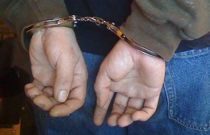 Un profesor es investigado por las autoridades por supuestamente haber cometido abuso sexual en contra de al menos 20 menores.