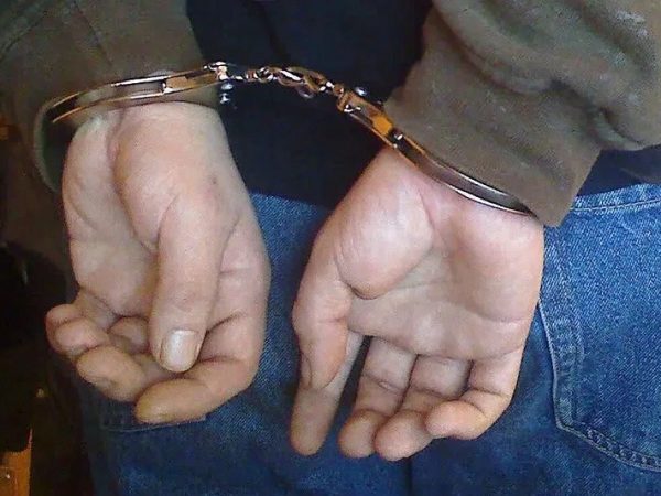 Un profesor es investigado por las autoridades por supuestamente haber cometido abuso sexual en contra de al menos 20 menores.
