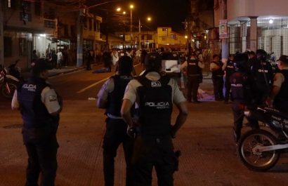 Un supuesto accidente de tránsito, en Guayaquil, terminó con una mujer baleada en la cabeza, informó la Policía Nacional.