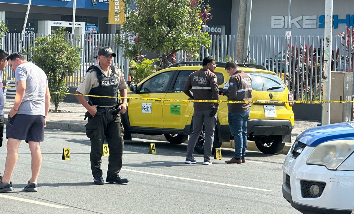 Un taxista identificado preliminarmente como Jhonny Flores, de aproximadamente 38 años, fue asesinado de varios disparos.