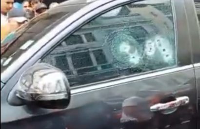 Un violento ataque armado registrado en el centro de Guayaquil terminó con la vida de un hombre.