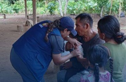 Una enfermedad que provoca fiebre, dolor abdominal, vómitos y diarrea con sangre ha causado la muerte de ocho menores de edad, en la Amazonía ecuatoriana.
