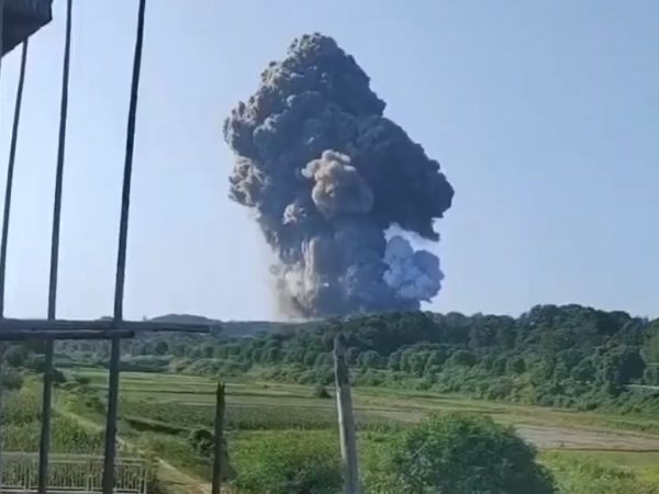Una explosión en la fábrica de fuegos artificiales Shanzhou Fireworks Co, en China, dejó al menos una persona fallecida, seis desaparecidas y nueve heridas.