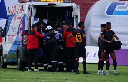 Una grave lesión de Luis Arroyo, causada por una entrada de Marlín Cuero, opacó la victoria 2-0 de Deportivo Cuenca sobre Técnico Universitario.