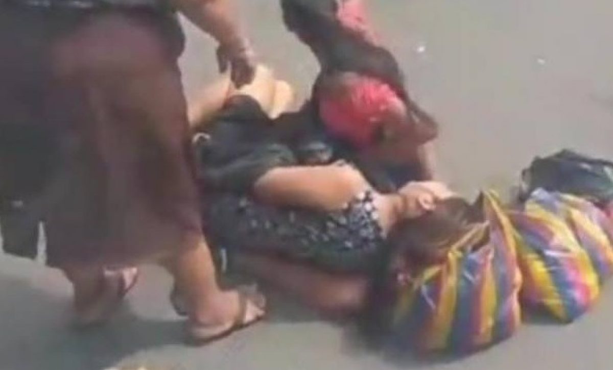 Una mujer, de 21 años, dio a luz en plena calle frente al hospital Monte Sinaí, en el noroeste de Guayaquil.