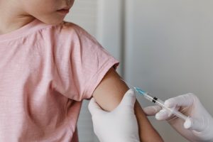 Las autoridades de salud en Ecuador solicitan que los niños tengan sus esquemas completos de vacunación