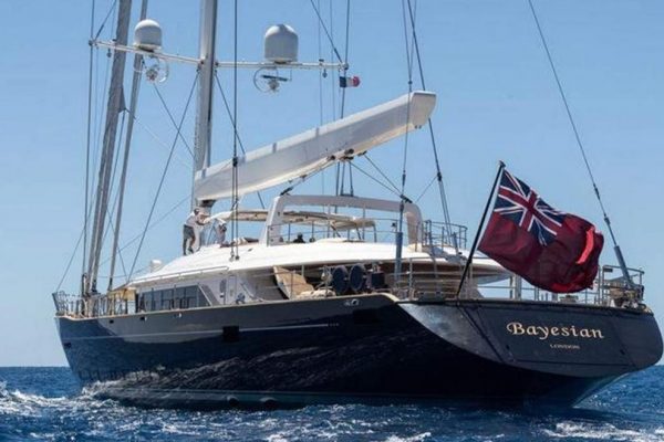 Una operación de salvamento para recuperar el superyate Bayesian, hundido el 19 de agosto de 2024 frente a las costas de Sicilia,