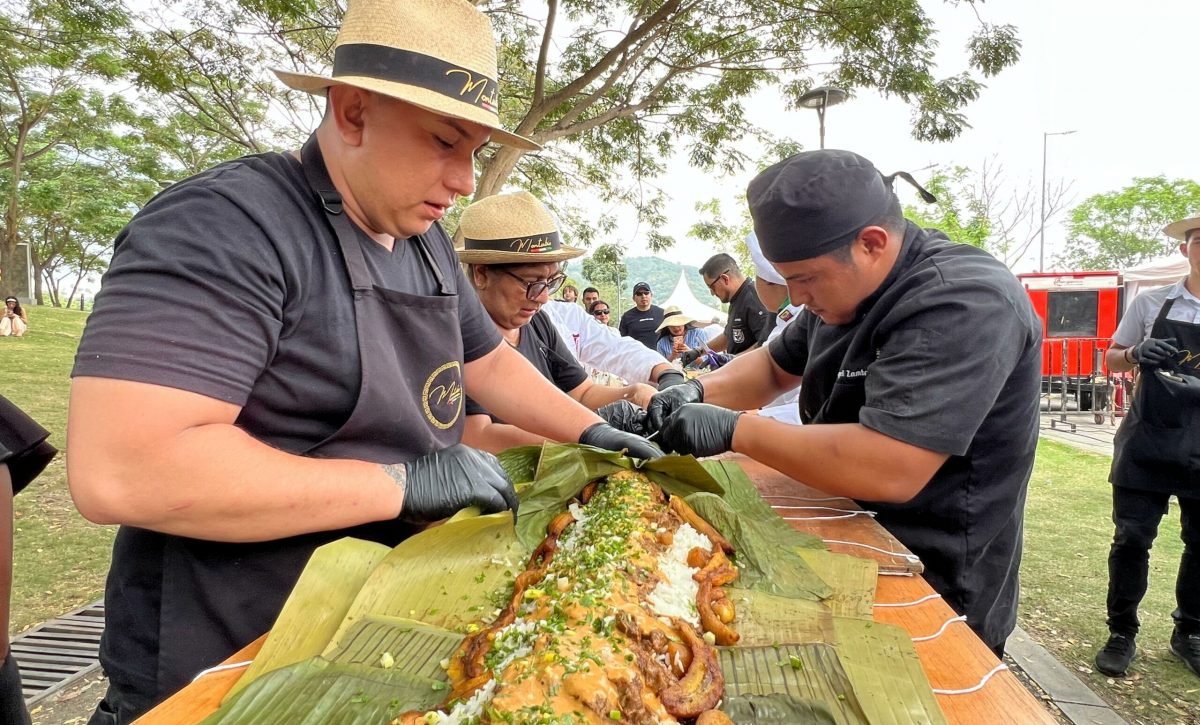 Una tonga de 40 metros fue el plato estrella del Festival Manabí Gastronomía Milenaria