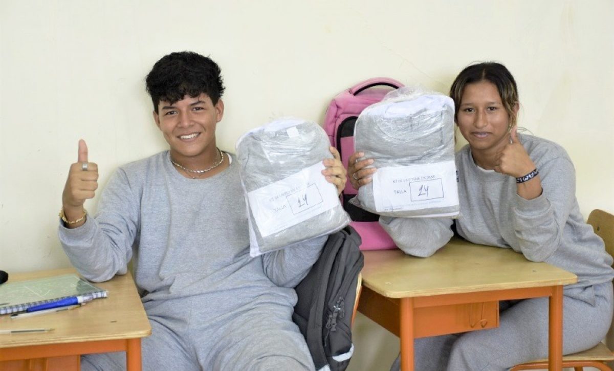 Uniformes escolares niñas no están obligadas a usar falda, advierte el Ministerio