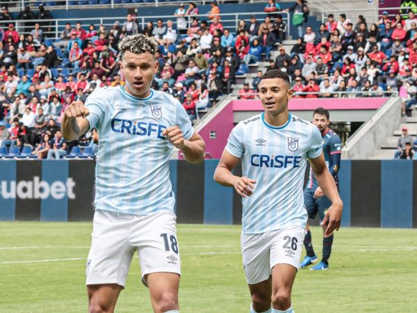 Universidad Católica se impuso con un contundente 3-0 sobre El Nacional en el estadio Banco Guayaquil, en Quito.
