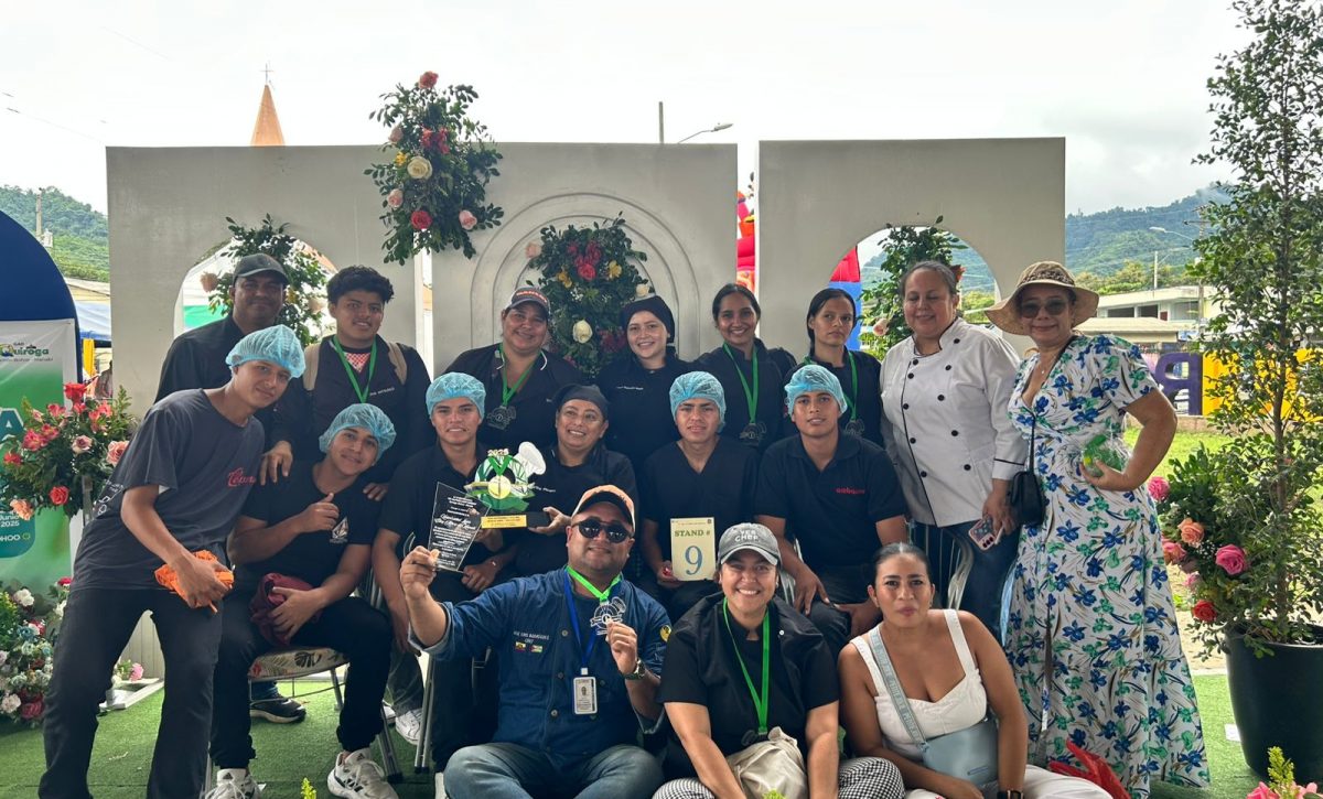 Uno de los grupos que destacó durante la feria en Quiroga.