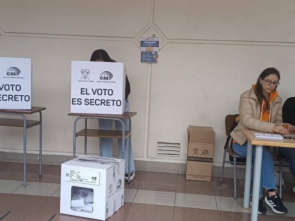 Uruguay espera informes de observadores para pronunciarse sobre la elección en Ecuador.