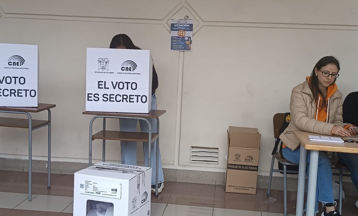 Uruguay espera informes de observadores para pronunciarse sobre la elección en Ecuador.