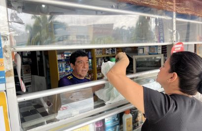 Gema Márquez logró conseguir unas unidades de mascarillas, luego de recorrer varias farmacias.
