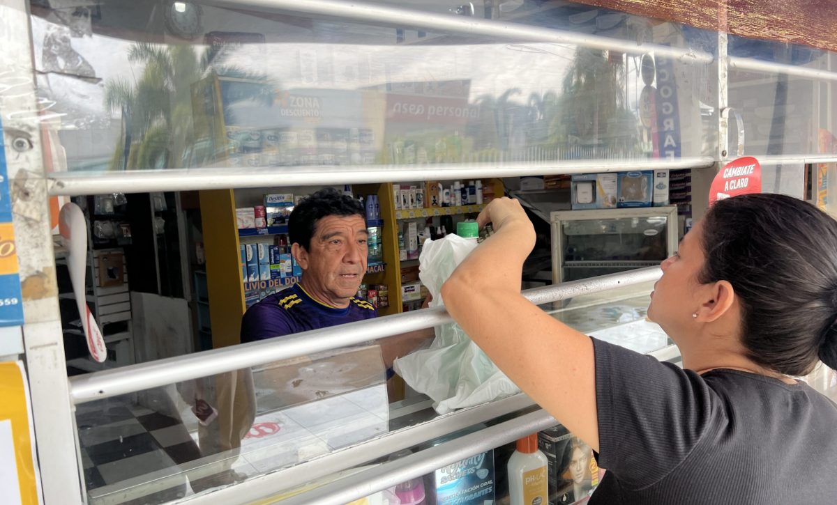 Gema Márquez logró conseguir unas unidades de mascarillas, luego de recorrer varias farmacias.