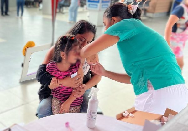 La vacunación estará dirigida a niños y adolescentes de hasta 15 años.