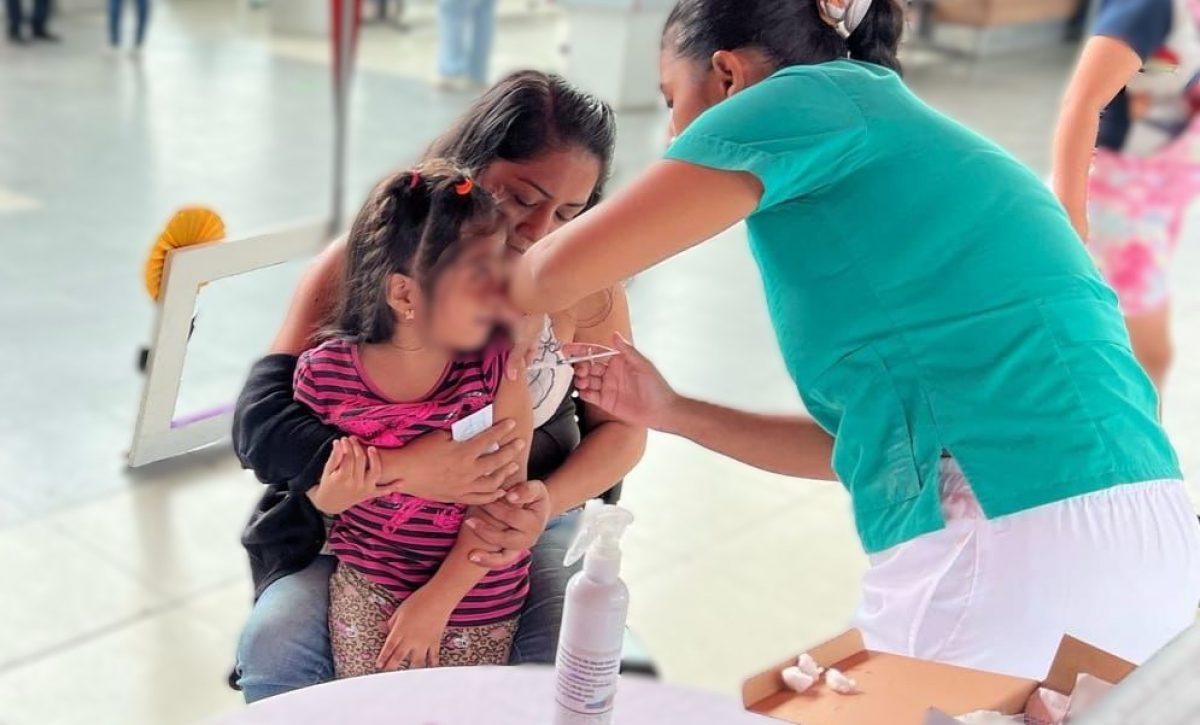 La vacunación estará dirigida a niños y adolescentes de hasta 15 años.