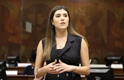 Valentina Centeno retorna a la Asamblea Nacional tras licencia de estudios