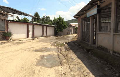 Vecinos reclaman intervención urgente por insalubridad y abandono en Cuatro Esquinas