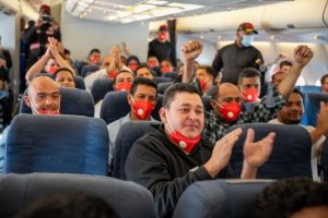 Venezuela recibe a 186 nacionales deportados desde Estados Unidos en el aeropuerto de Maiquetía
