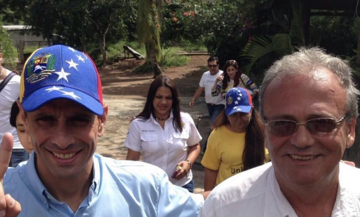 Venezuela libera a 13 presos políticos en medio de tensiones con EE.UU.