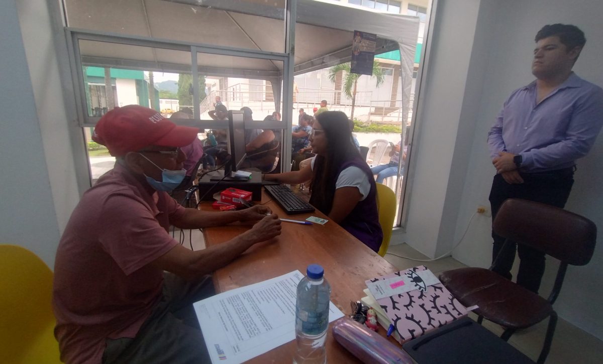 Ventanilla del Registro Social en 24 de Mayo atiende a población vulnerable que busca acceder a bonos