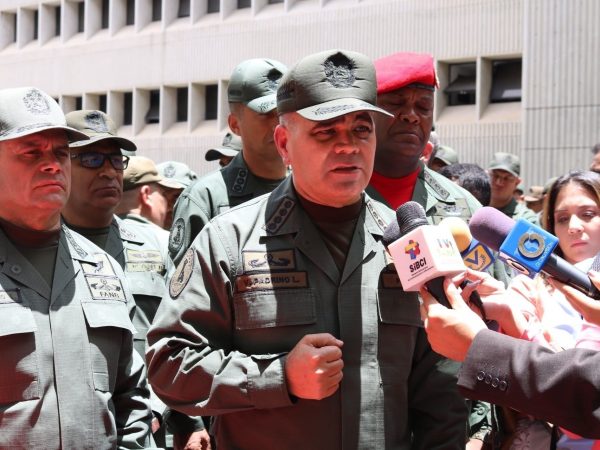 Vladimir Padrino acusa a Guyana y Trinidad de “prestarse al juego” de Estados Unidos en medio de tensiones en el Caribe