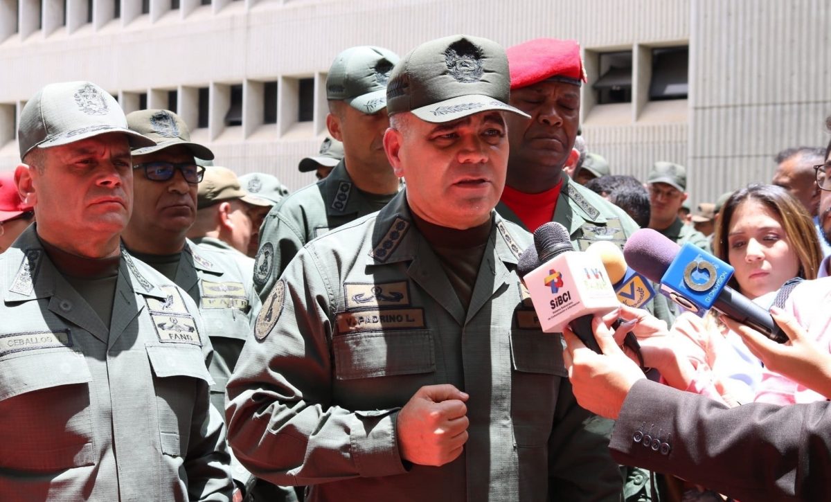 Vladimir Padrino acusa a Guyana y Trinidad de “prestarse al juego” de Estados Unidos en medio de tensiones en el Caribe