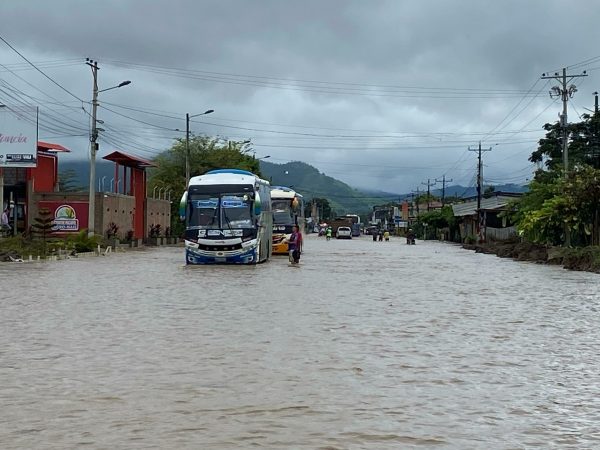 energía eléctrica / luz/lluvias/Manabí/ Santa Ana