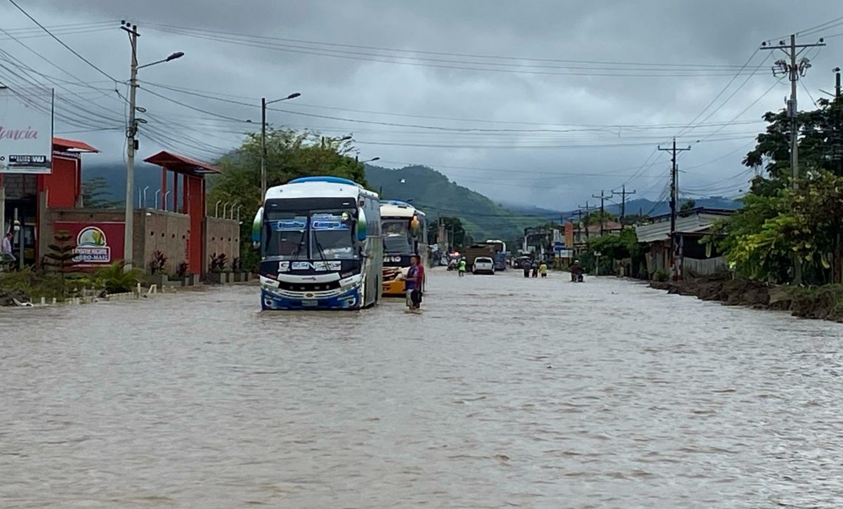 energía eléctrica / luz/lluvias/Manabí/ Santa Ana