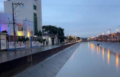 La corriente del canal de aguas lluvias, desbordado por las precipitaciones, lo arrastró sin dejar rastro.