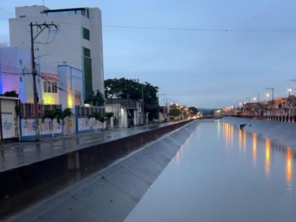La corriente del canal de aguas lluvias, desbordado por las precipitaciones, lo arrastró sin dejar rastro.