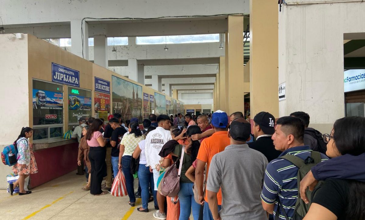 Cientos de personas buscan retornar a Guayaquil desde Jipijapa después de votar