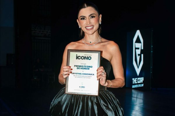 De las telas al escenario: Krysthel Chuchuca brilla como mejor empresaria de moda