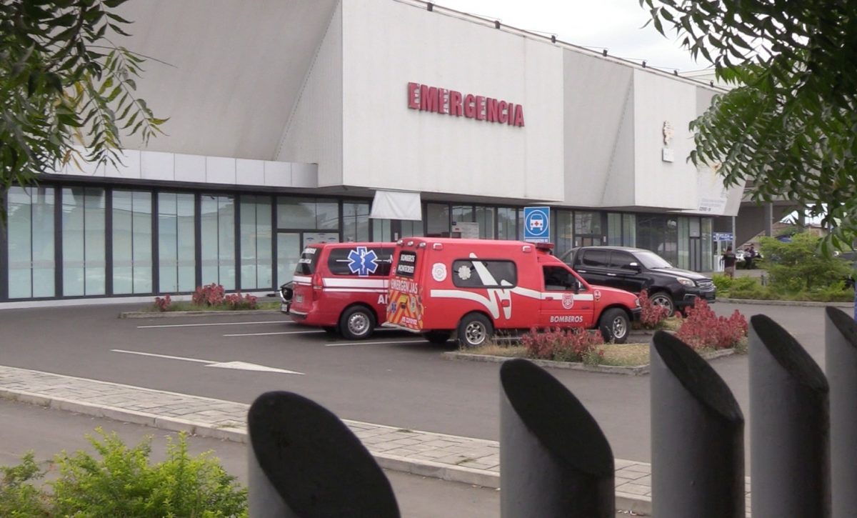 El cuerpo de Yandry Valdez fue trasladado hasta una casa de salud donde se confirmó su deceso.