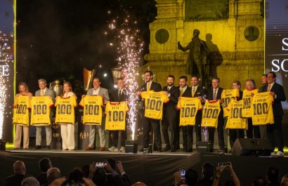 La sesión solemne, que dio inicio pasadas las 17:30 de este 1 de mayo