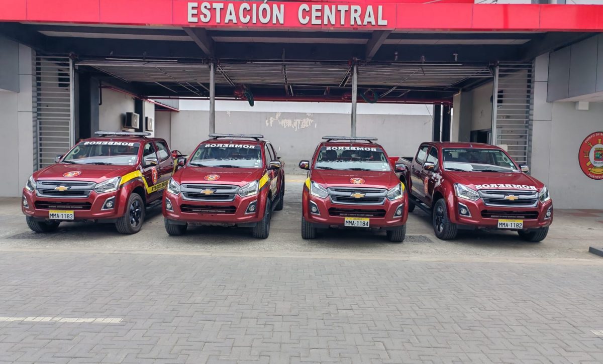Cuerpo de Bomberos de Portoviejo suma equipos y tres camionetas de 'ataque rápido' para combate de incendios
