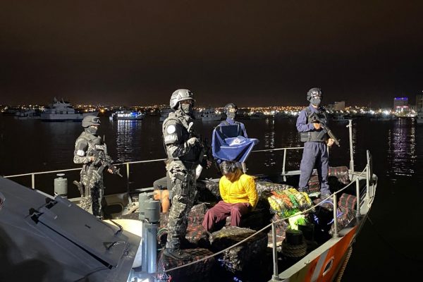 Los 2100 paquetes de droga iban en una narcolancha que transportaba 45 bultos