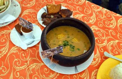 Portoviejo lanza el libro del viche: Un homenaje a la gastronomía manabita.